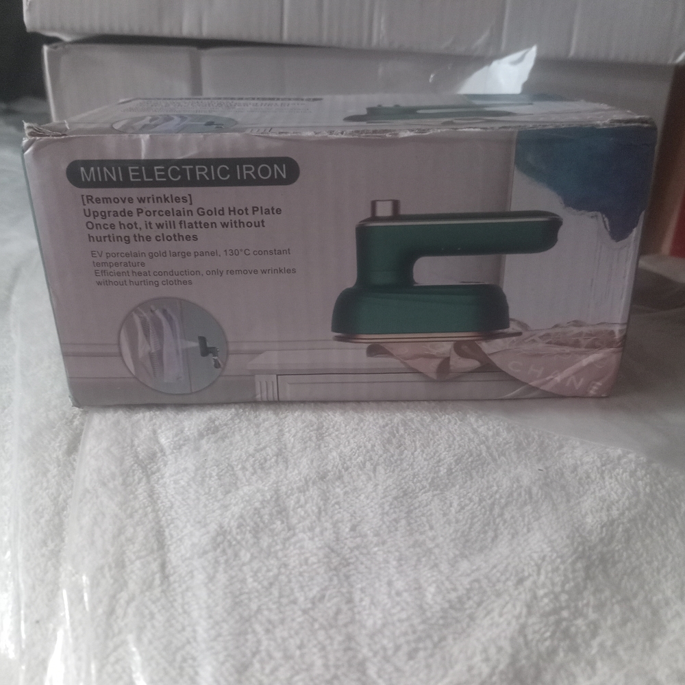 Mini Electric Iron in Green
